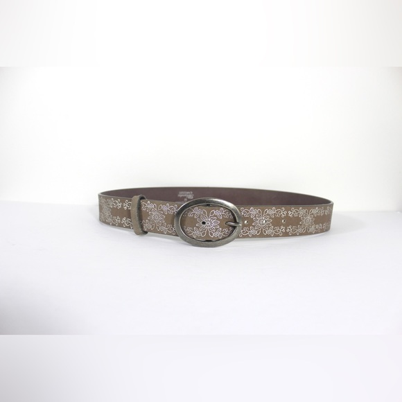 Beige Sueded Belt with Silver Embossed Floral Pattern and an Oval Silver Buckle - Picture 4 of 9